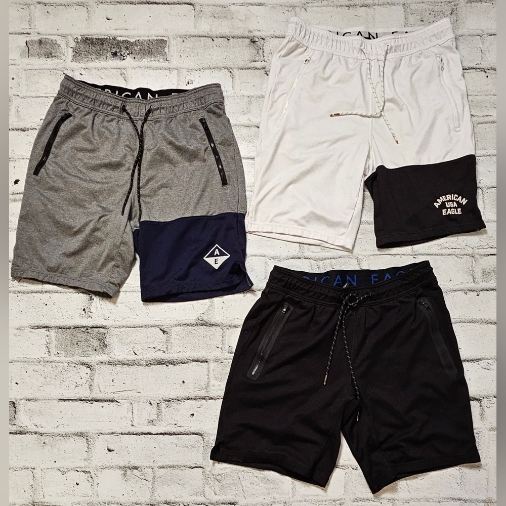 American Eagle Men's Gray and Black Shorts Set